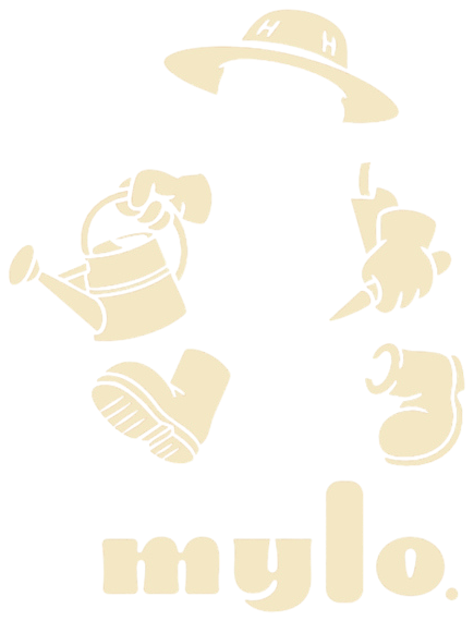 Mylo — sombrero, regadera y botas alrededor del wordmark
